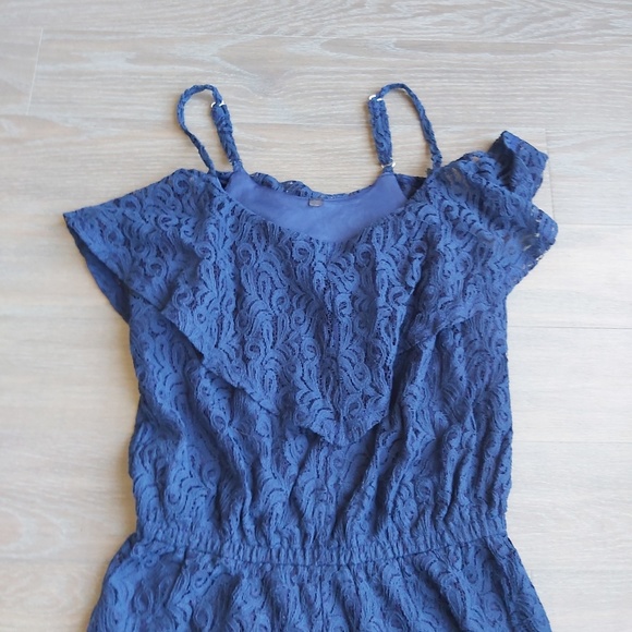 JESSICA SIMPSON Lace Off the Shoulder Short Romper - Picture 4 of 5